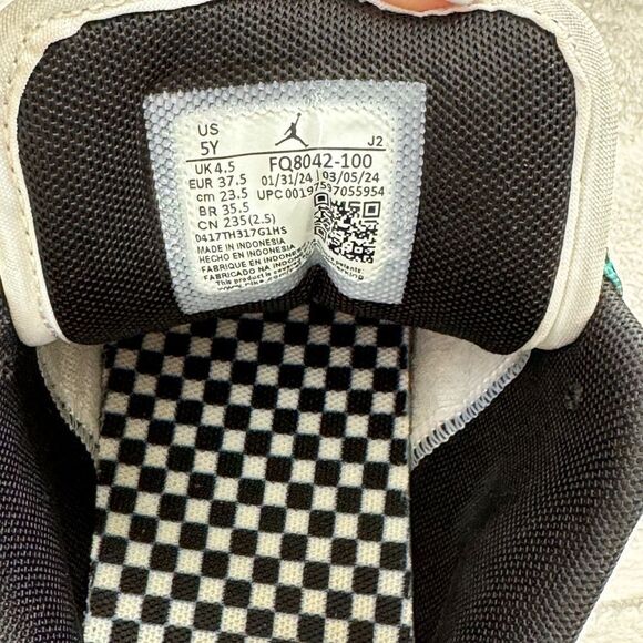 NIKE AIR JORDAN 1 Low SE White Hyper Royal Boys Sneakers - Picture 13 of 15